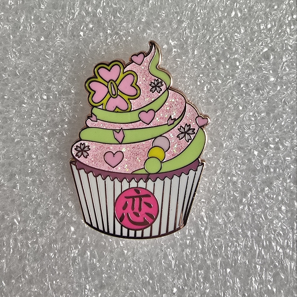 Demon Slayer Love Pillar Mitsuri Kanroji Anime Otaku Kawaii Food Cupcake pin